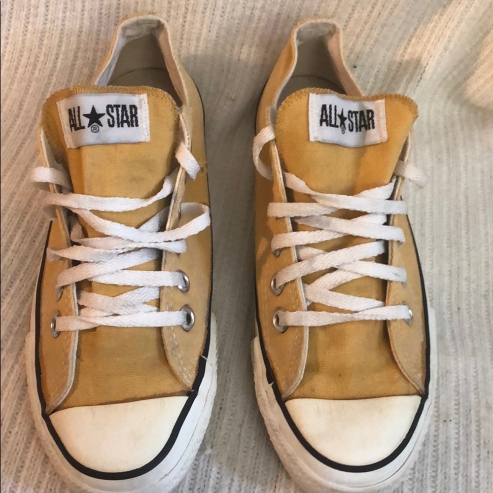 ⭐️ Yellow Converse All Stars ⭐️